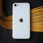 Zamena stakla leđa (poklopca) iPhone SE 2020