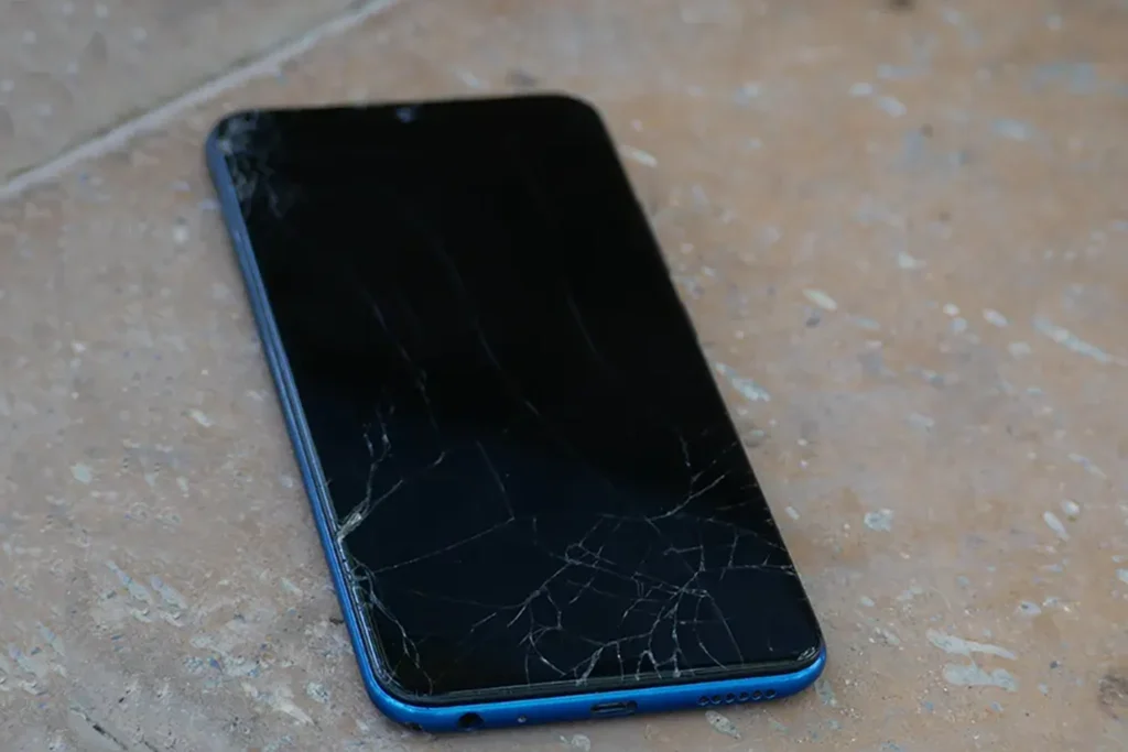 razbijeni mobilni telefon